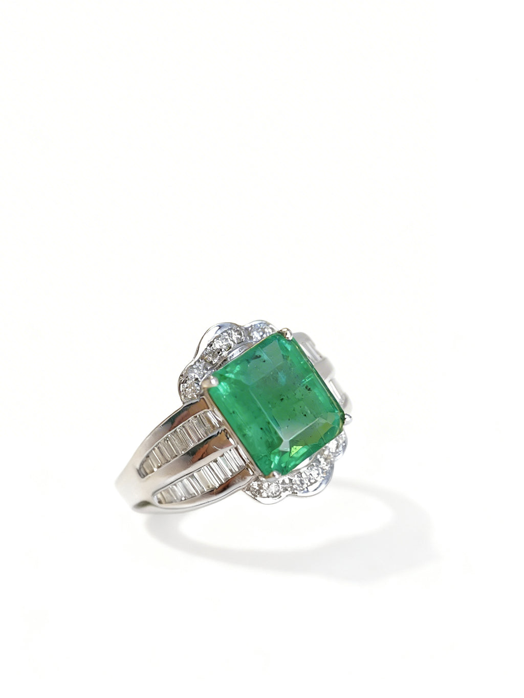 18K Gold Natural Emerald Ring