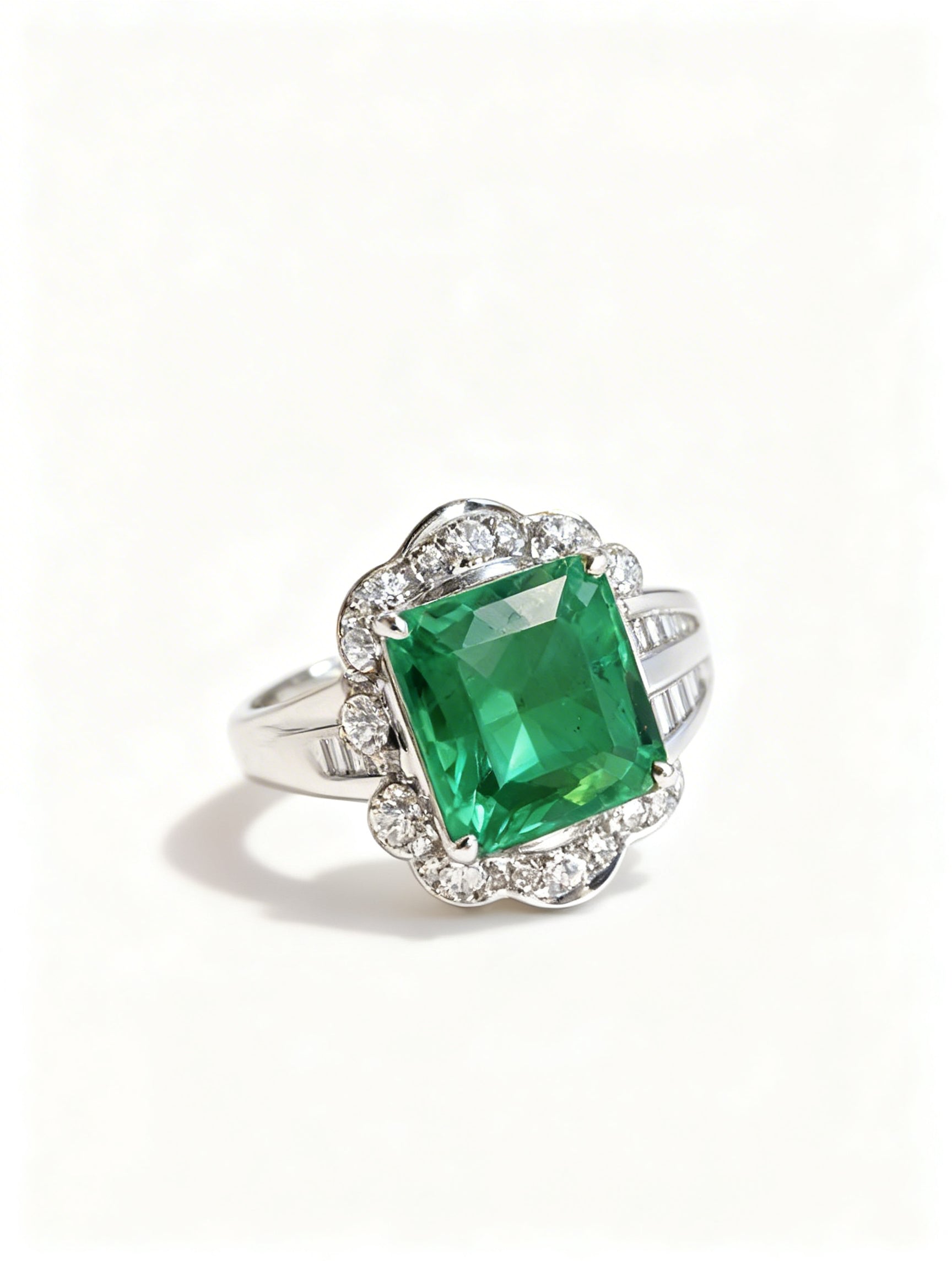 18K Gold Natural Emerald Ring