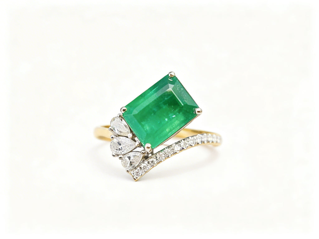 18K Gold Natural Emerald Ring
