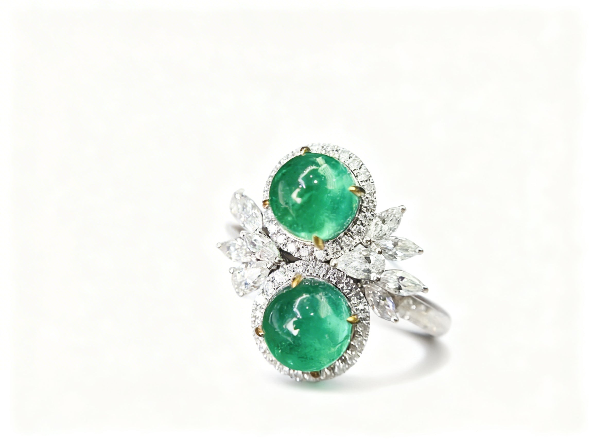 18K Gold Natural Emerald Ring