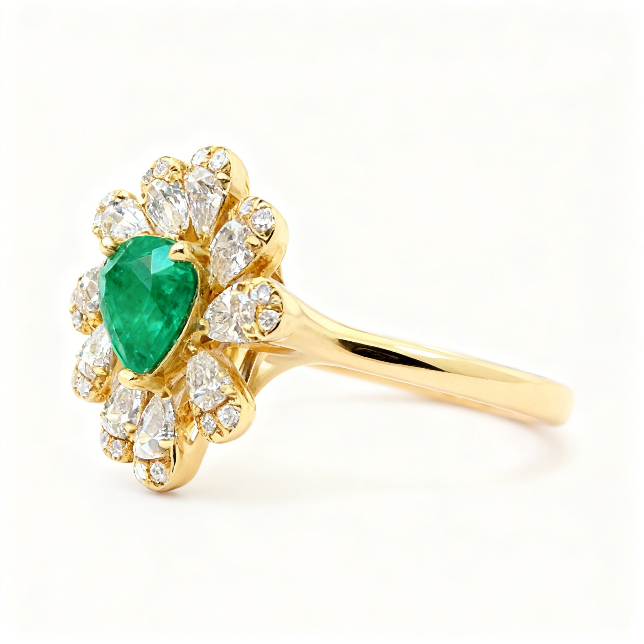 18K Gold Natural Emerald Ring