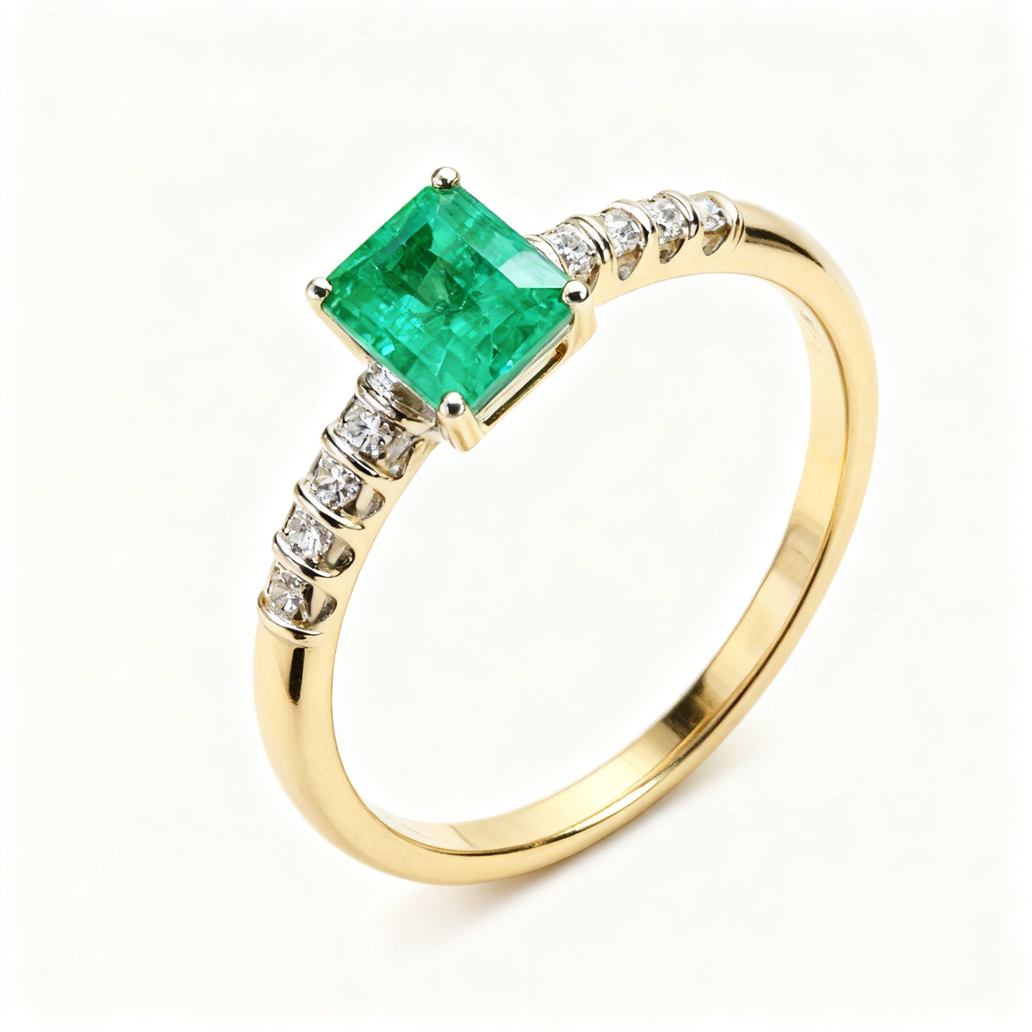 18K Gold Natural Emerald Ring