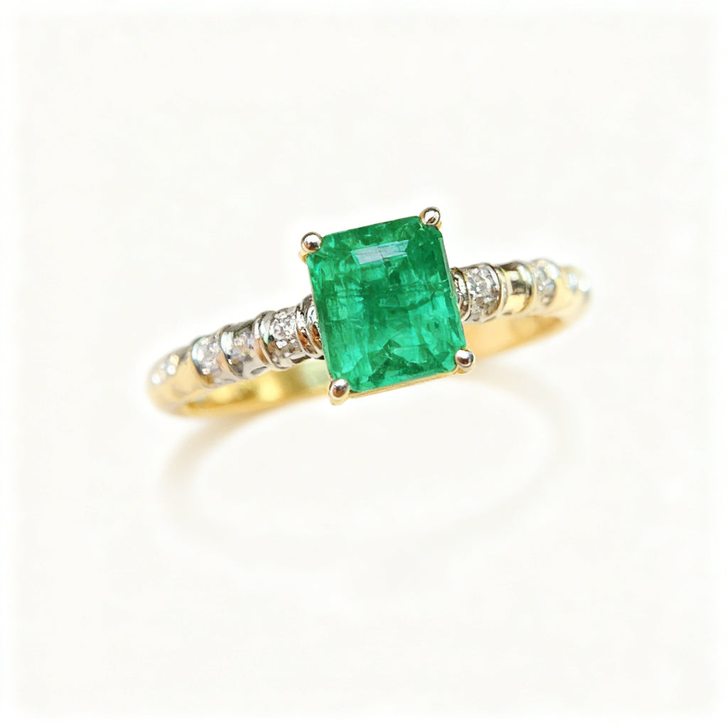 18K Gold Natural Emerald Ring