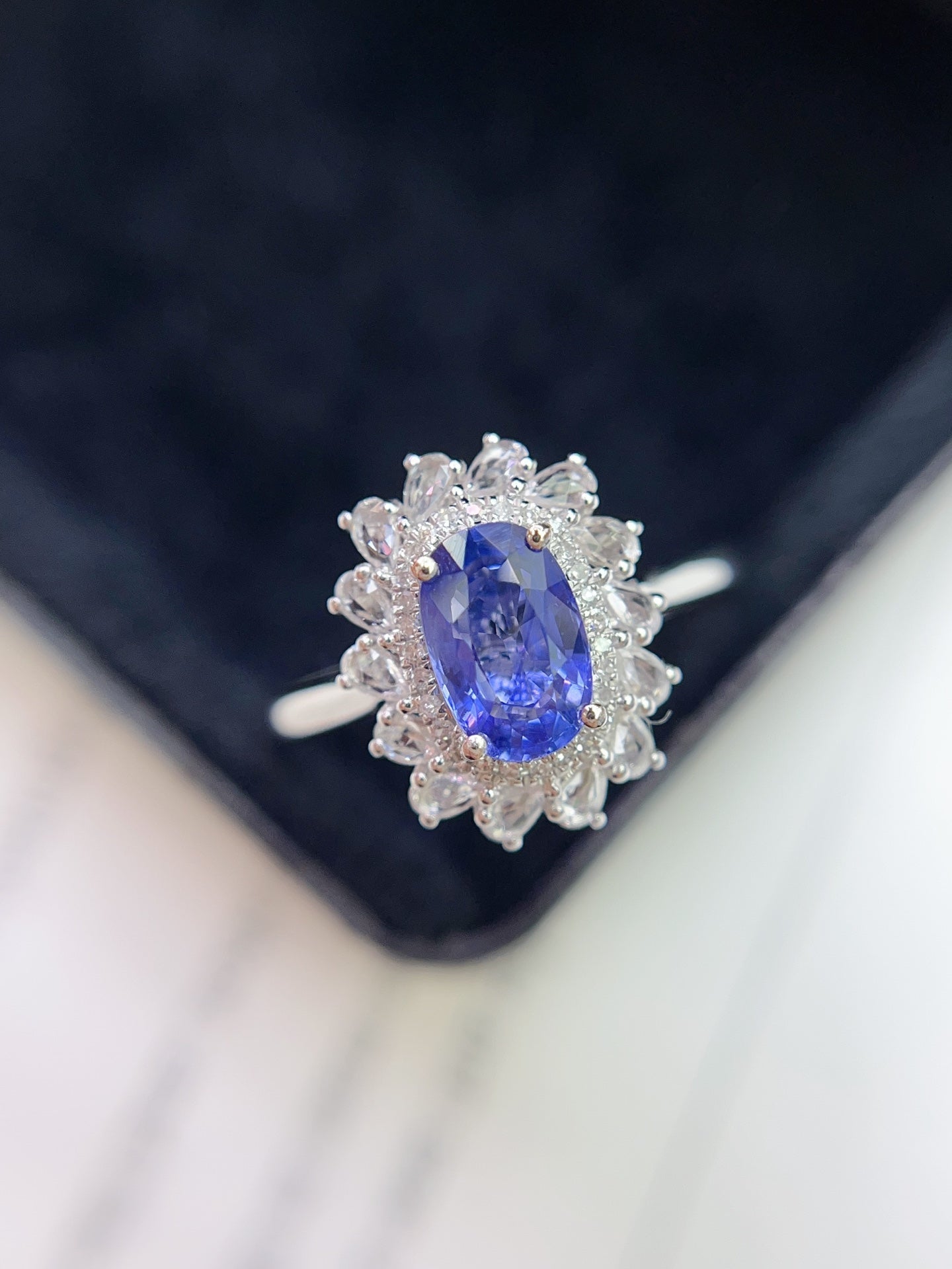 18K Gold Natural Sapphire Ring