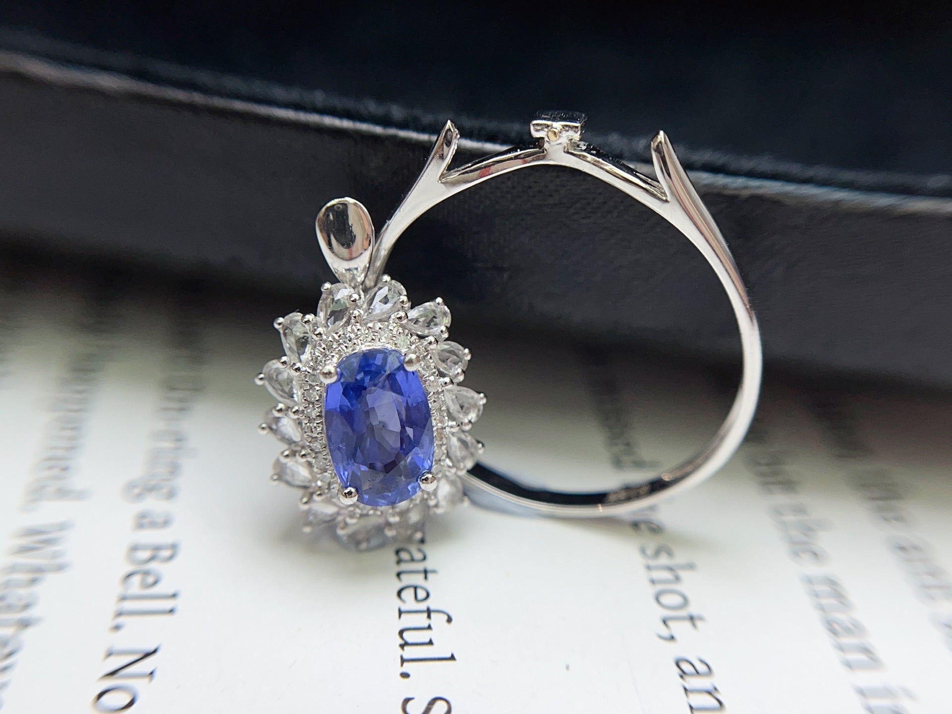 18K Gold Natural Sapphire Ring
