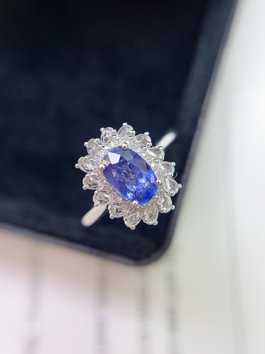 18K Gold Natural Sapphire Ring