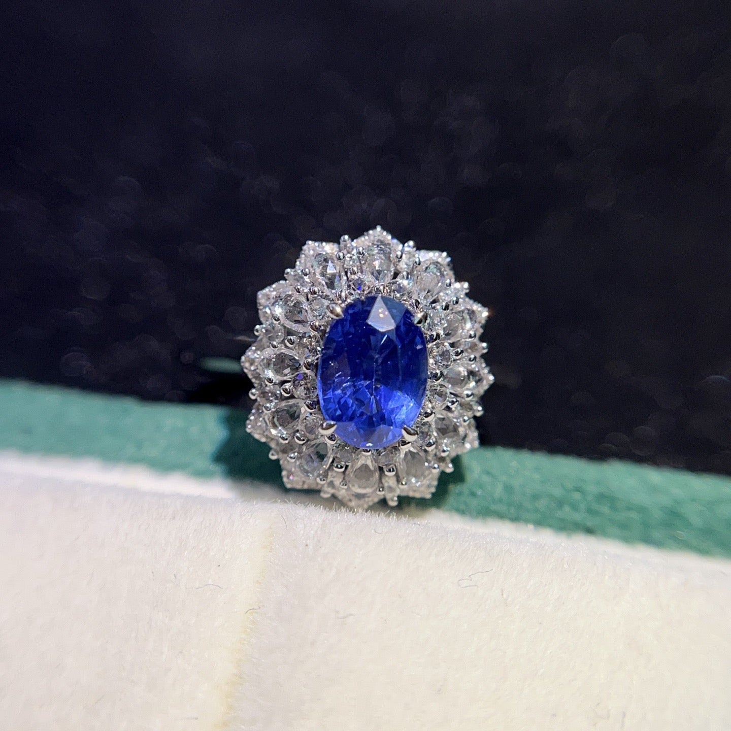 18K Gold Natural Sapphire Ring