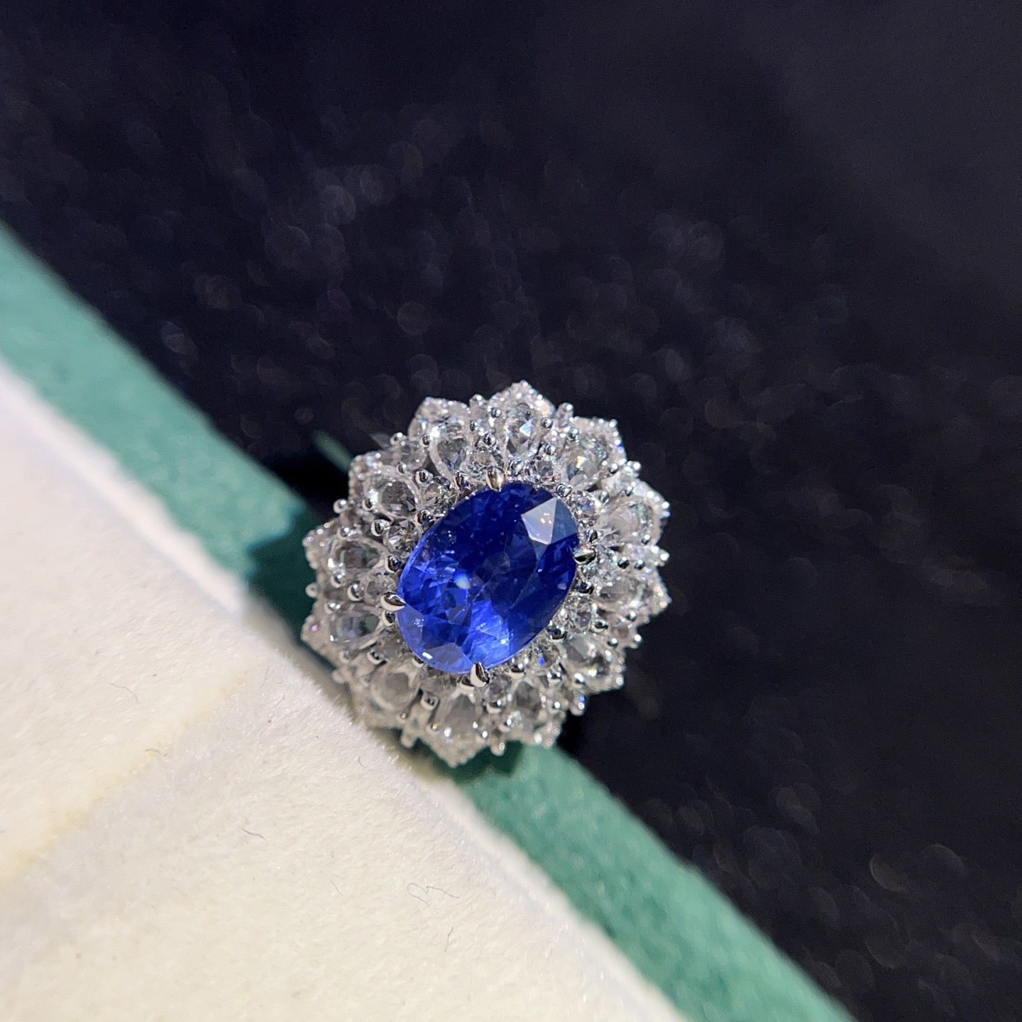 18K Gold Natural Sapphire Ring