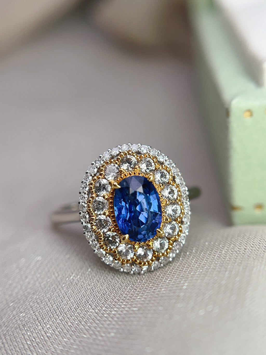 18K Gold Natural Sapphire Ring