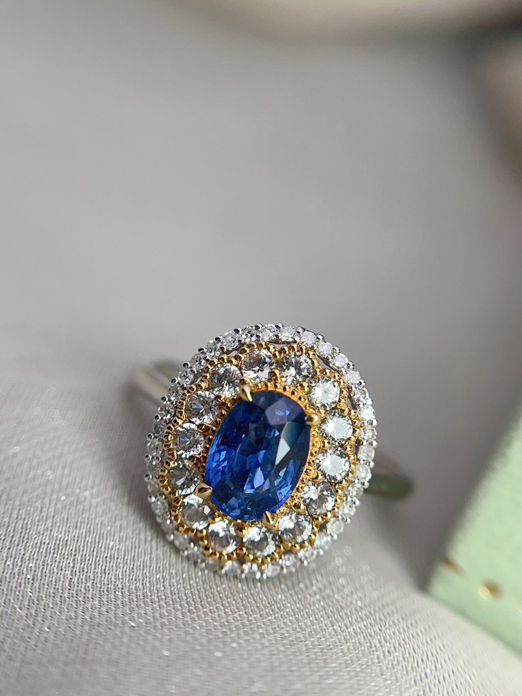 18K Gold Natural Sapphire Ring