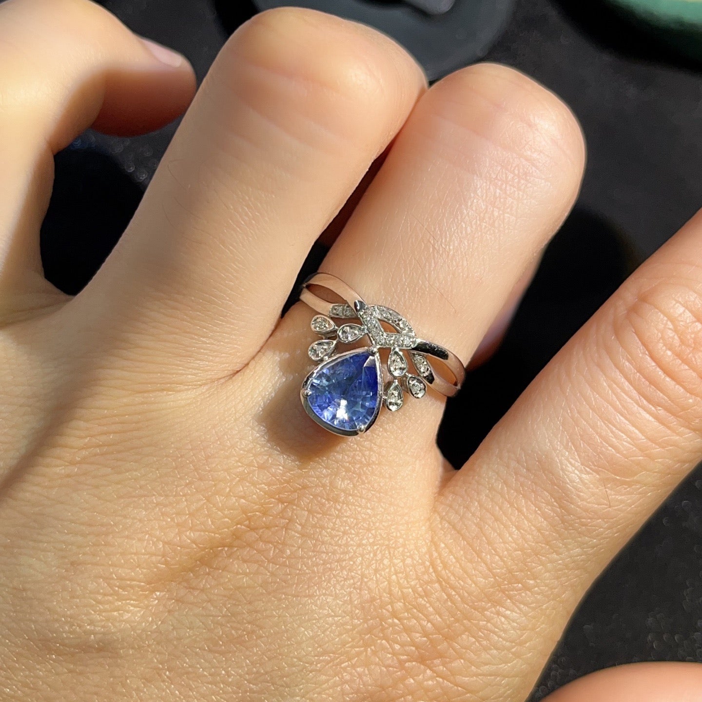 18K Gold Natural Sapphire Ring