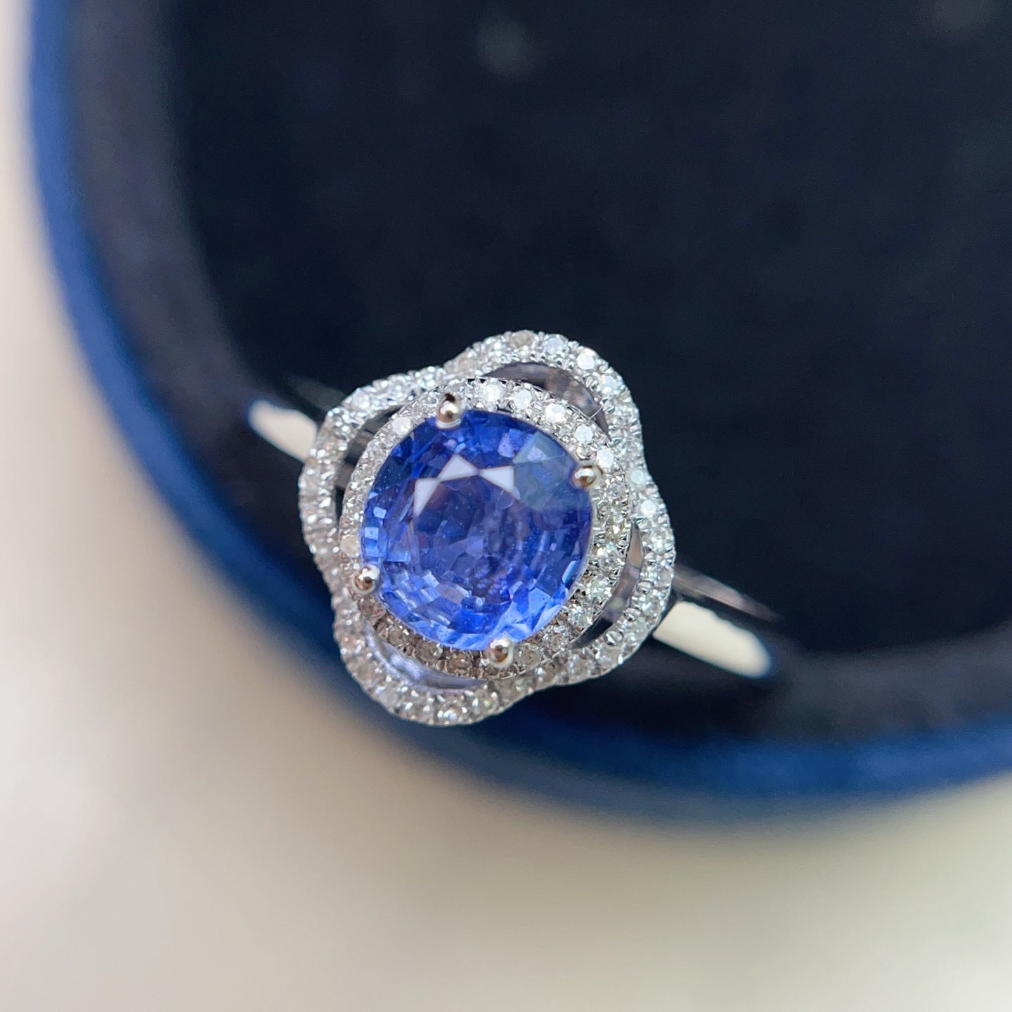 18K Gold Natural Sapphire Ring