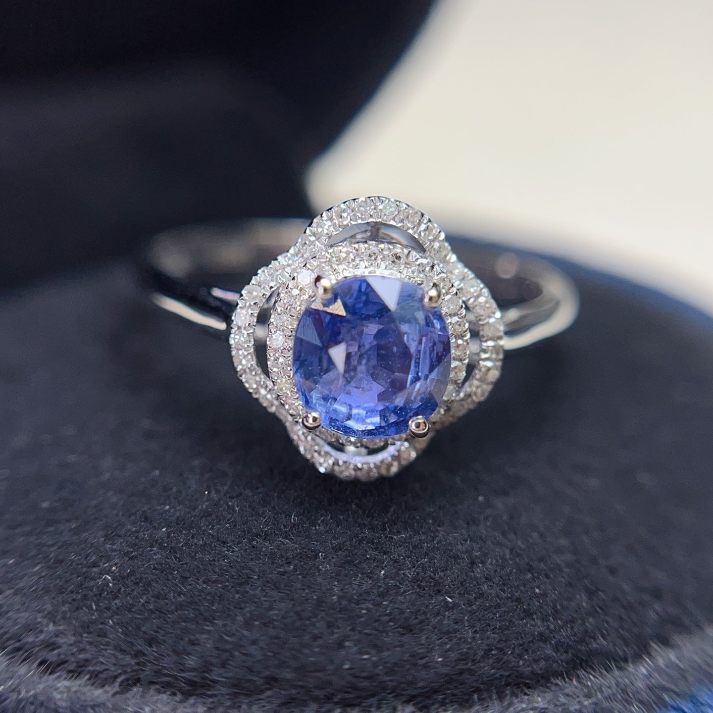 18K Gold Natural Sapphire Ring