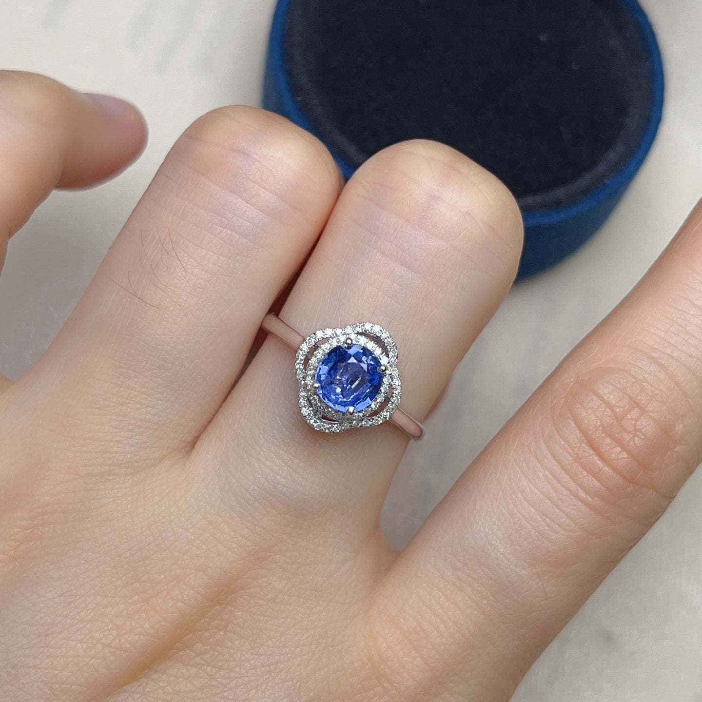 18K Gold Natural Sapphire Ring