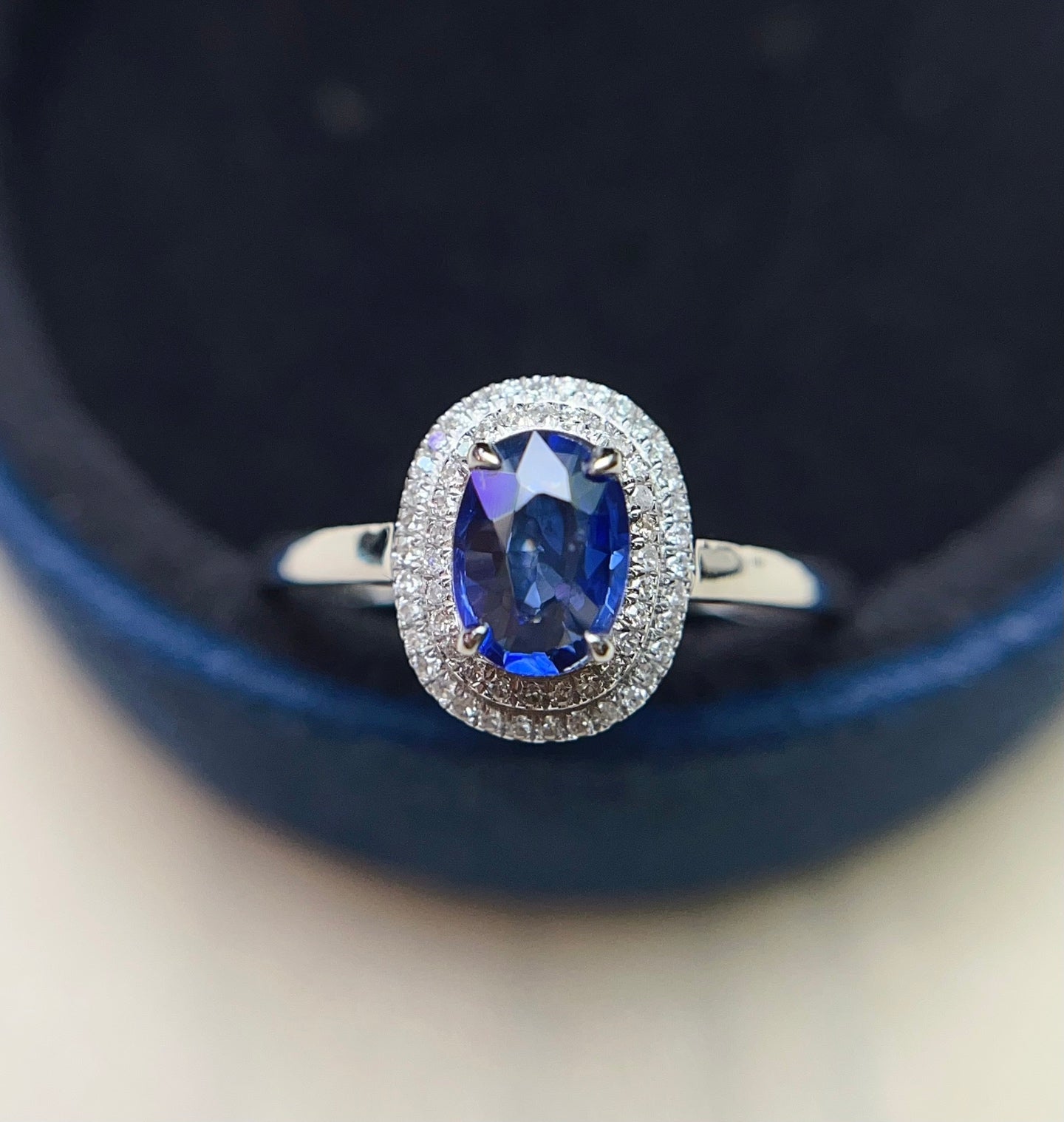 18K Gold Natural Sapphire Ring