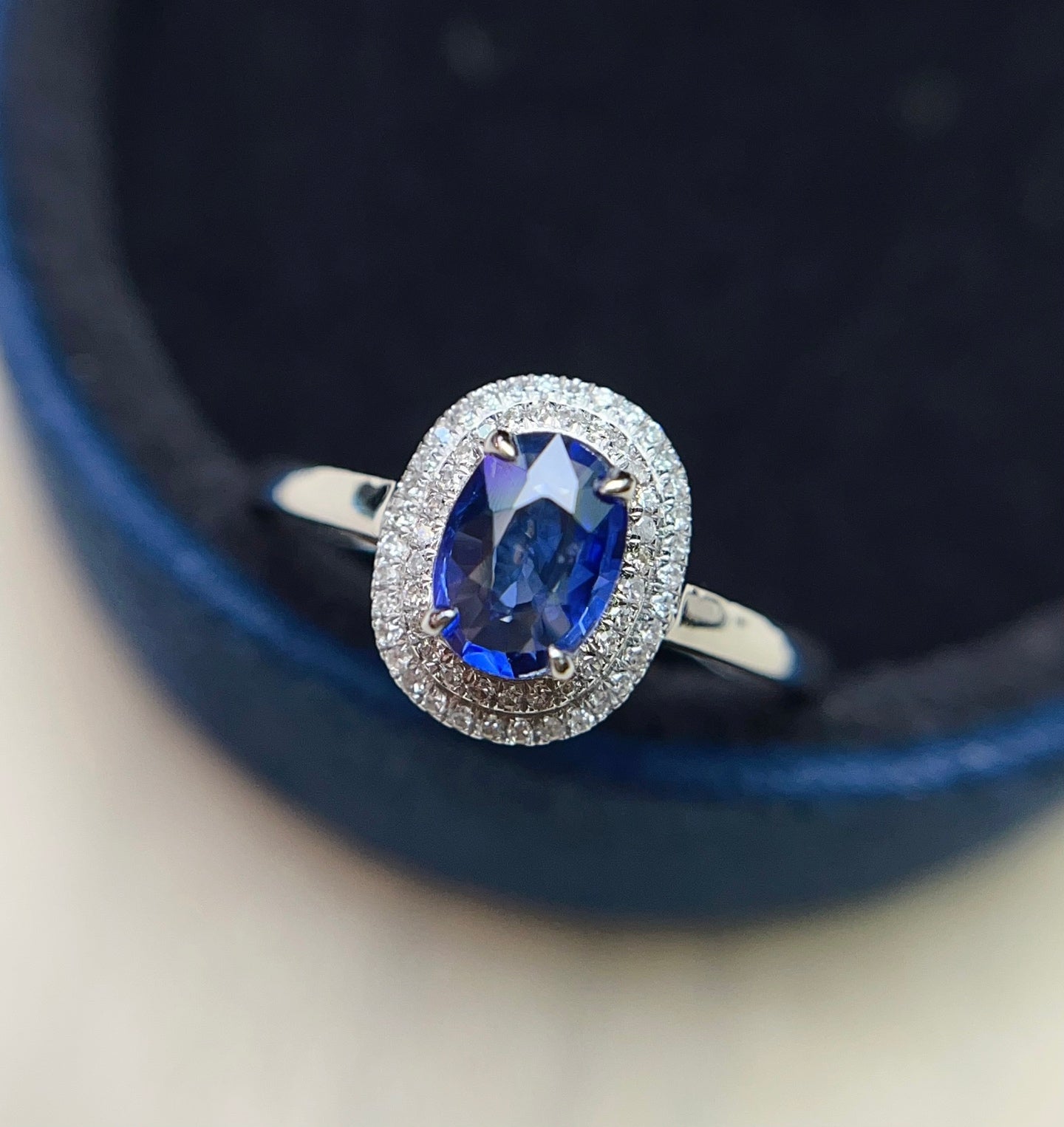 18K Gold Natural Sapphire Ring
