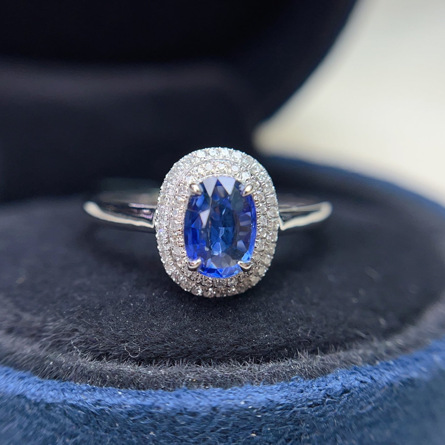18K Gold Natural Sapphire Ring