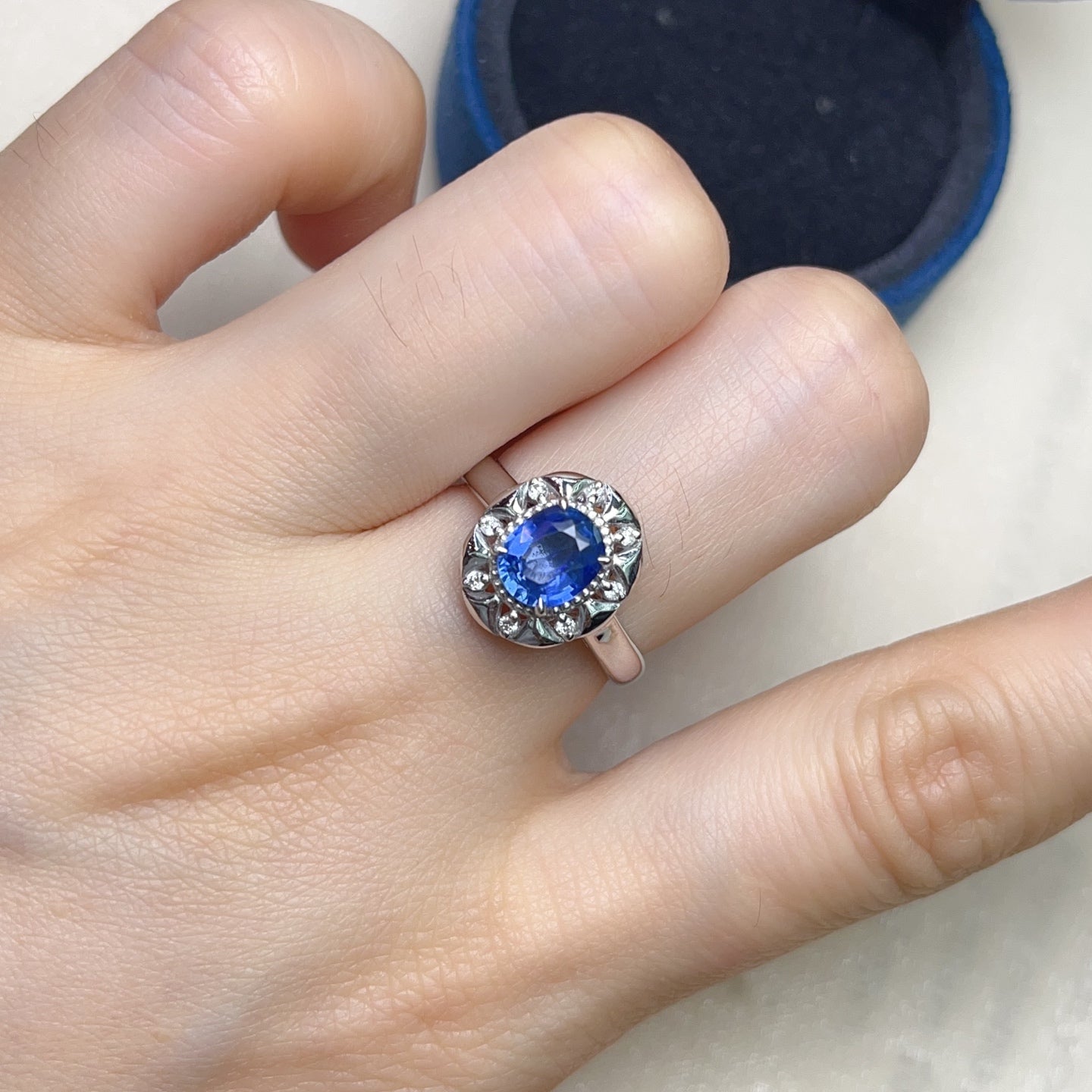 18K Gold Natural Sapphire Ring