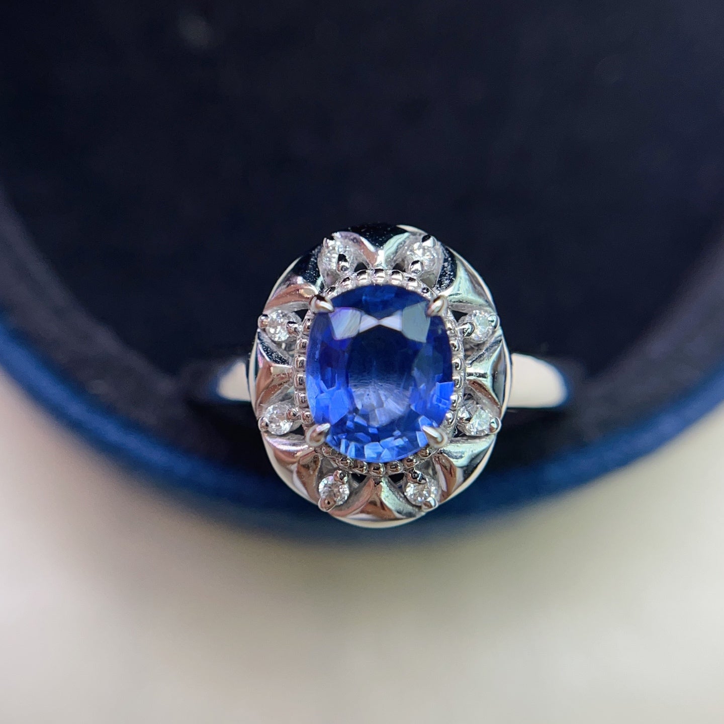 18K Gold Natural Sapphire Ring