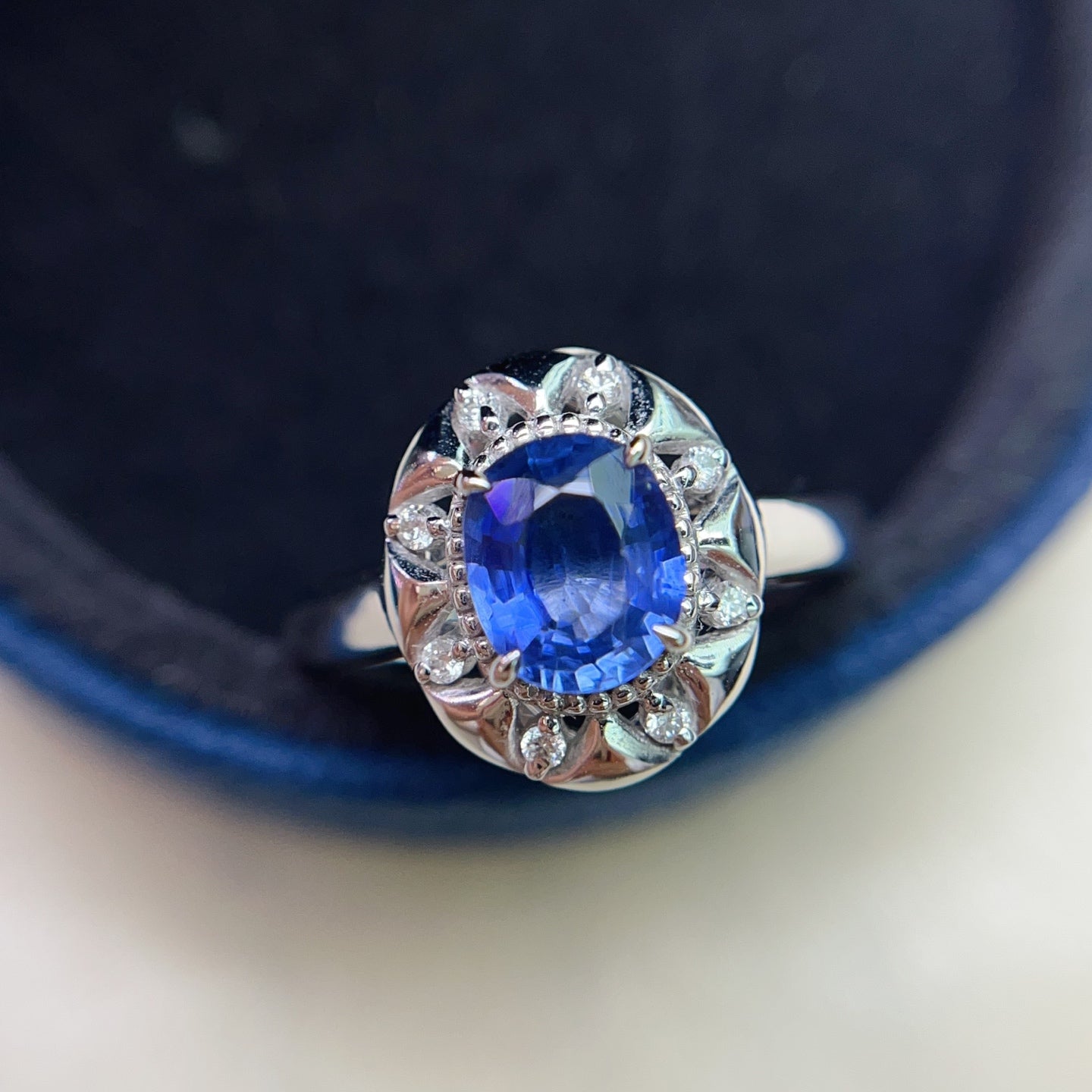 18K Gold Natural Sapphire Ring