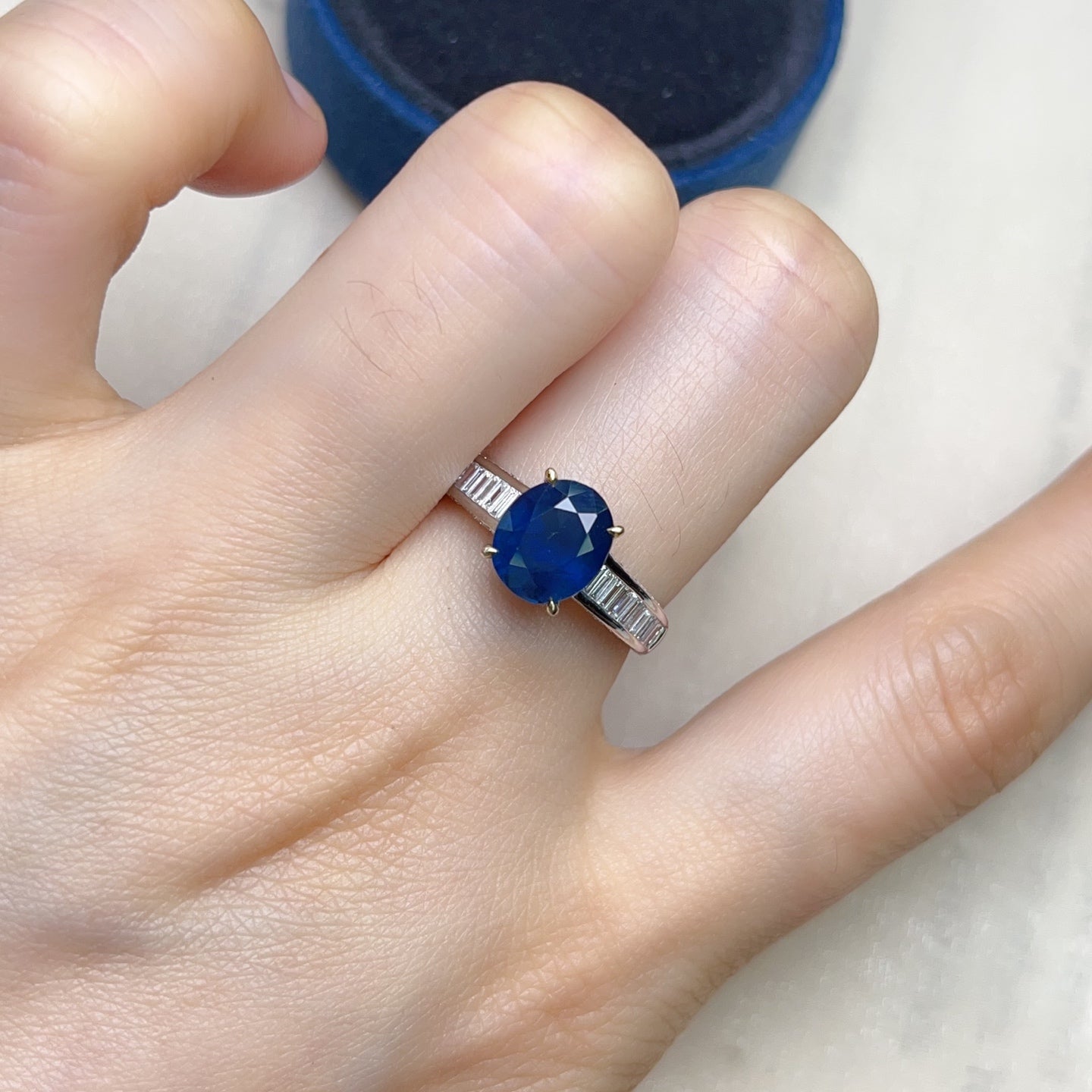 18K Gold Natural Sapphire Ring