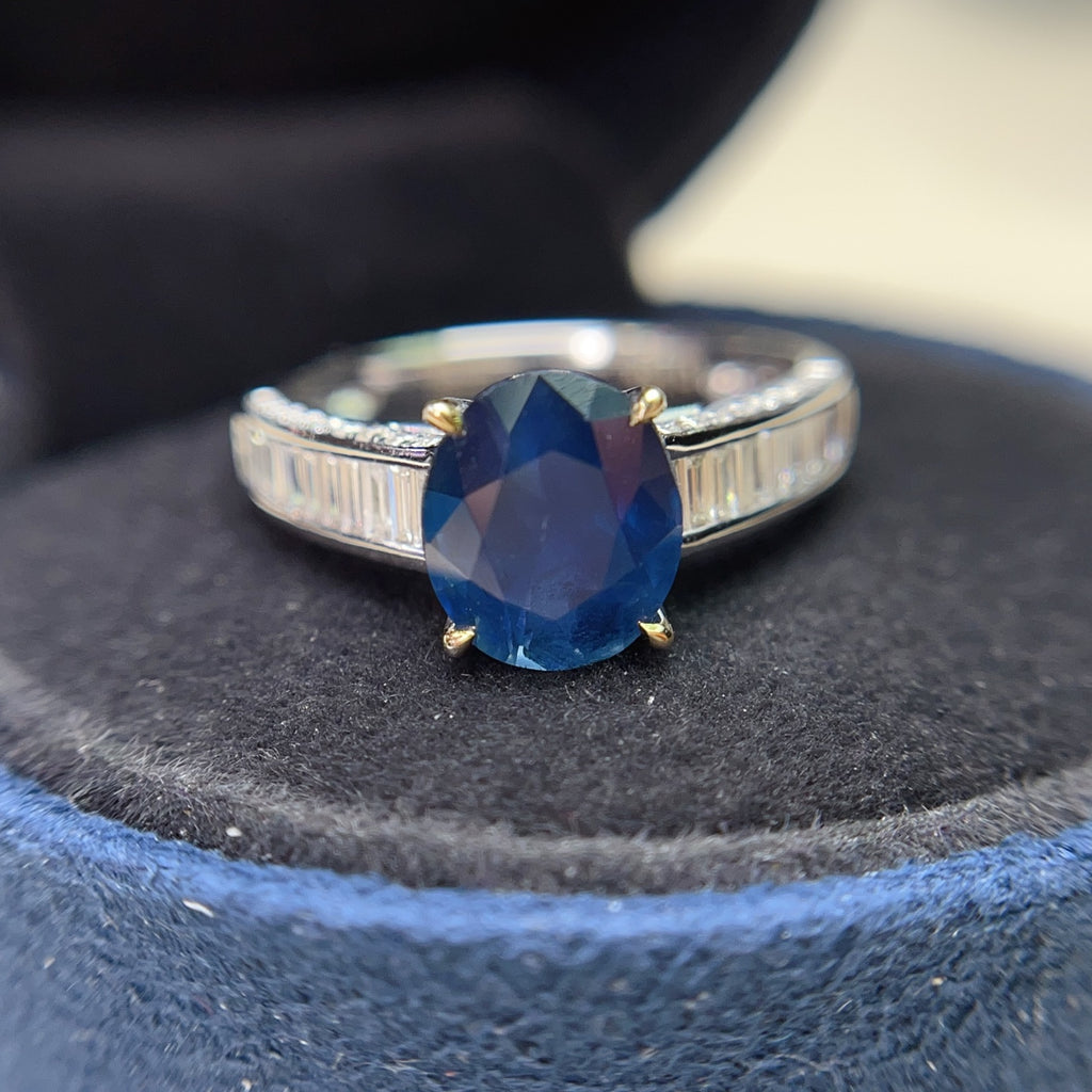 18K Gold Natural Sapphire Ring