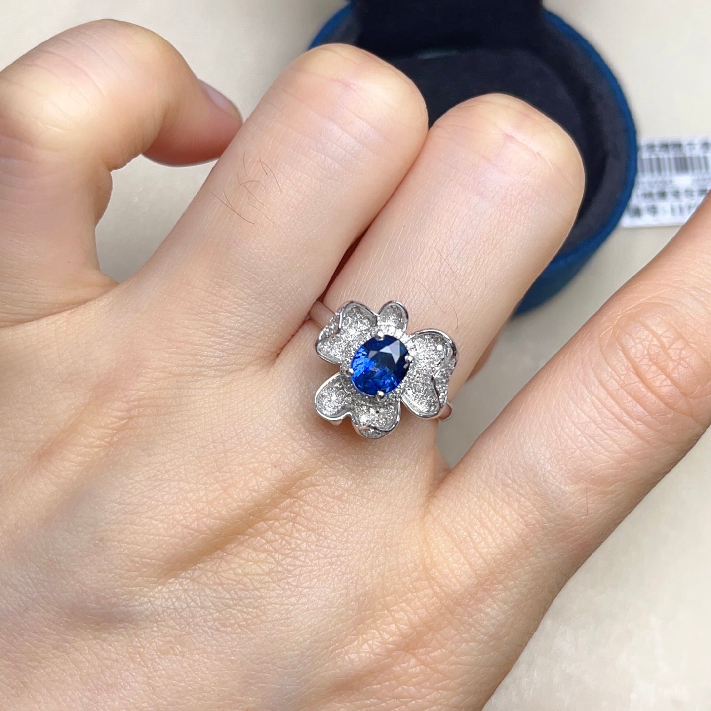 18K Gold Natural Sapphire Ring
