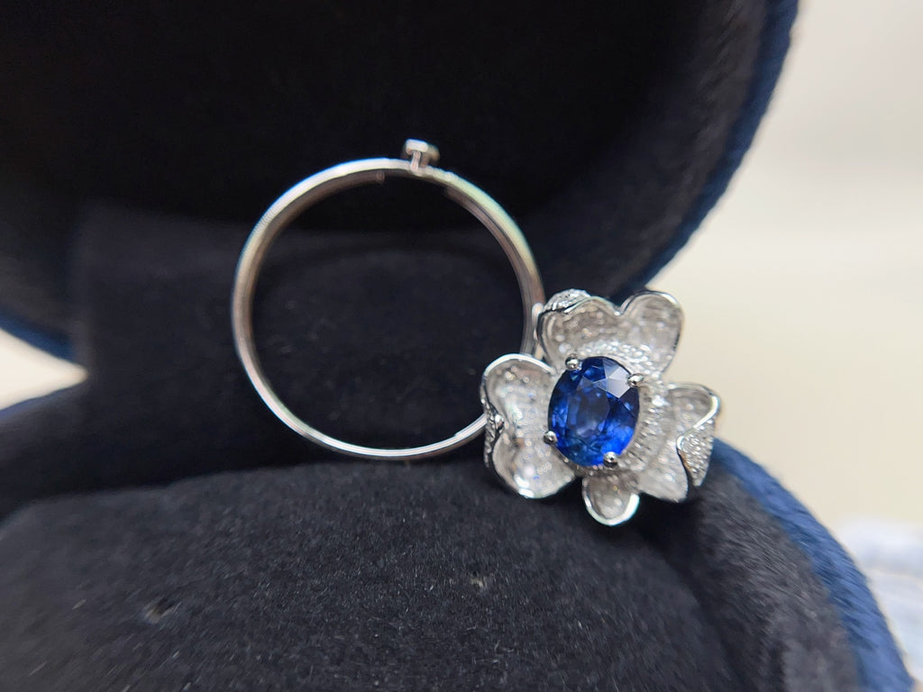 18K Gold Natural Sapphire Ring