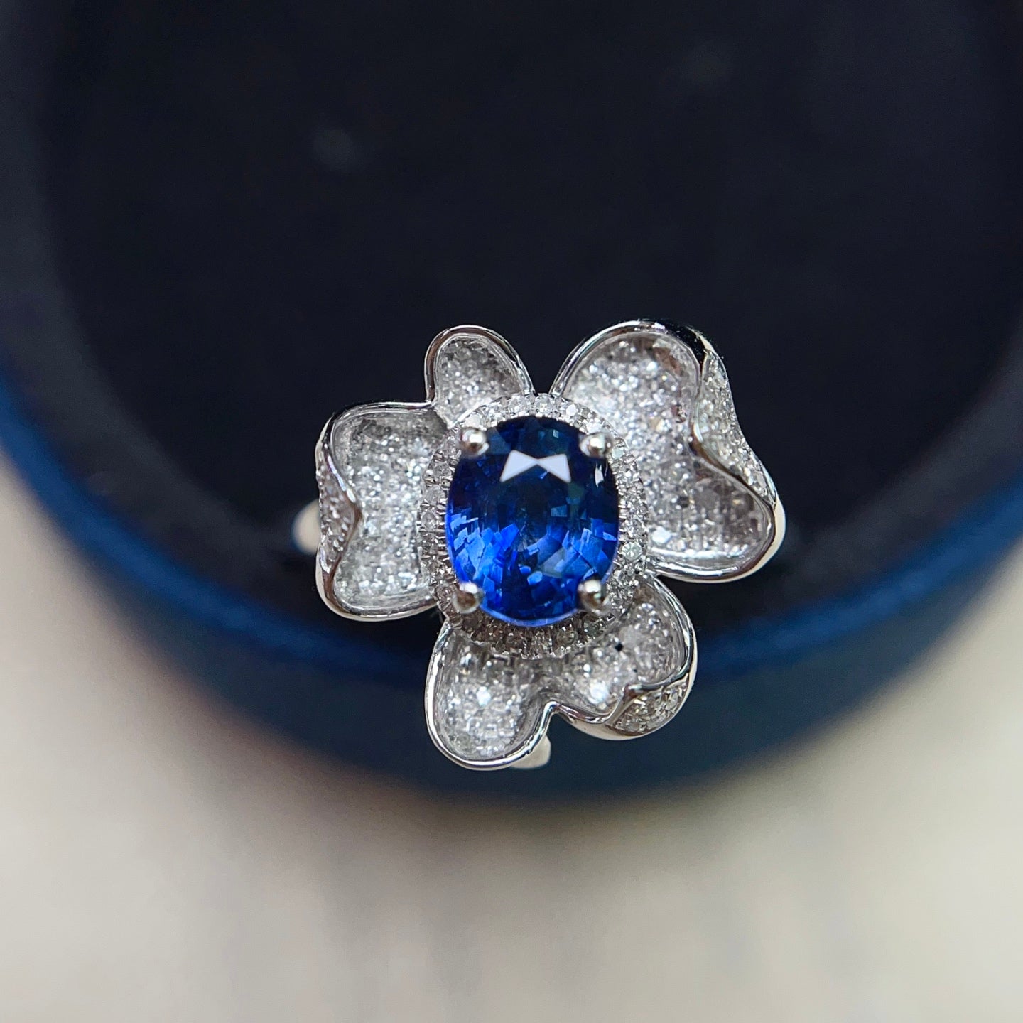 18K Gold Natural Sapphire Ring