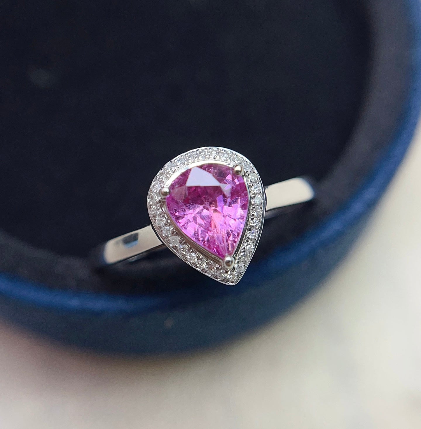 18K Gold Natural Sapphire Ring