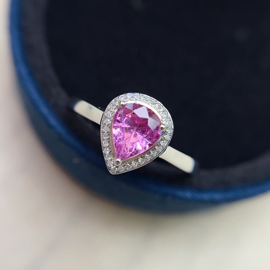 18K Gold Natural Sapphire Ring