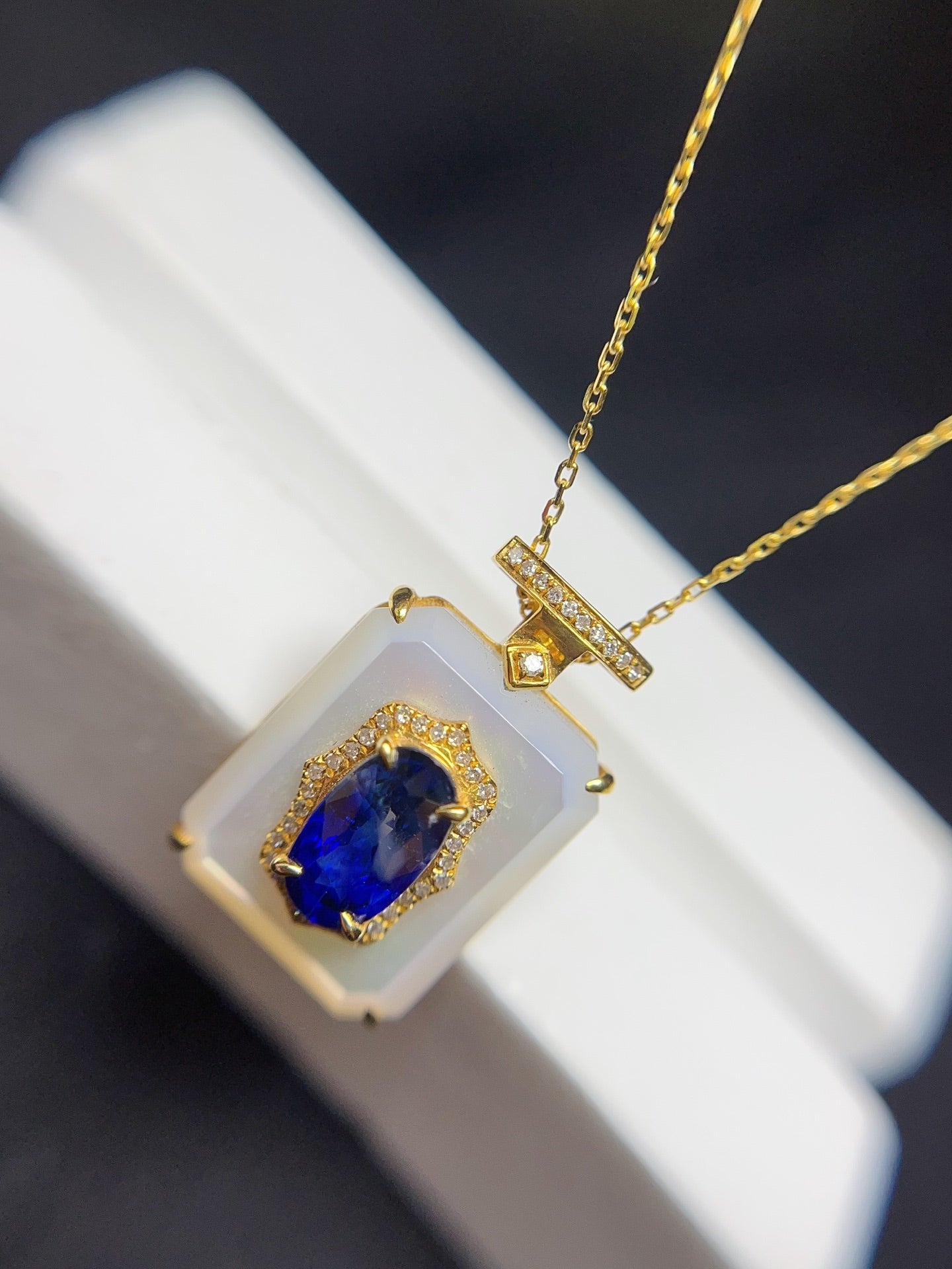 Natural Sapphire Necklace in 18K Gold, Diamond Accent