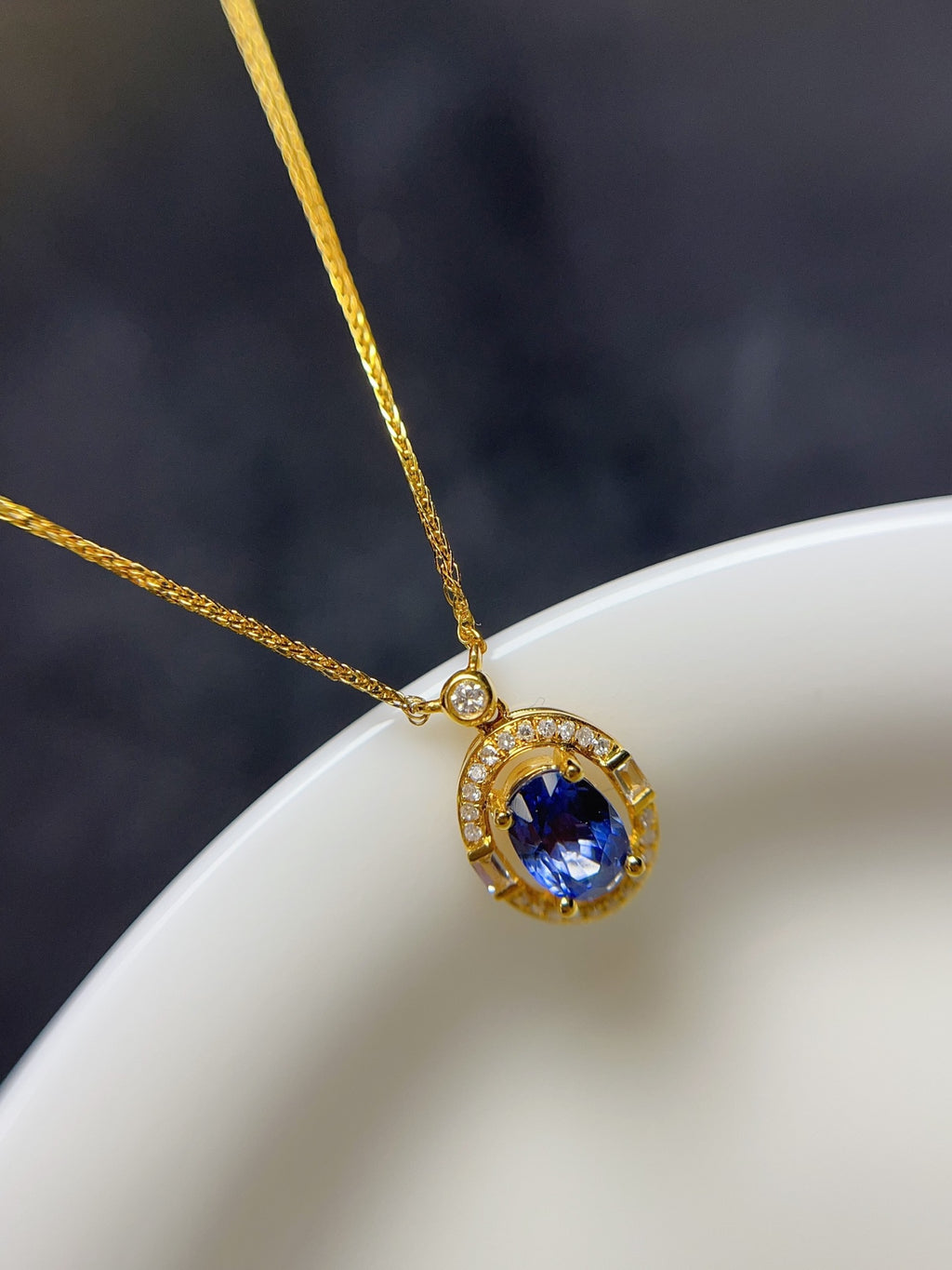 Natural Sapphire Necklace in 18K Gold, Diamond Accent