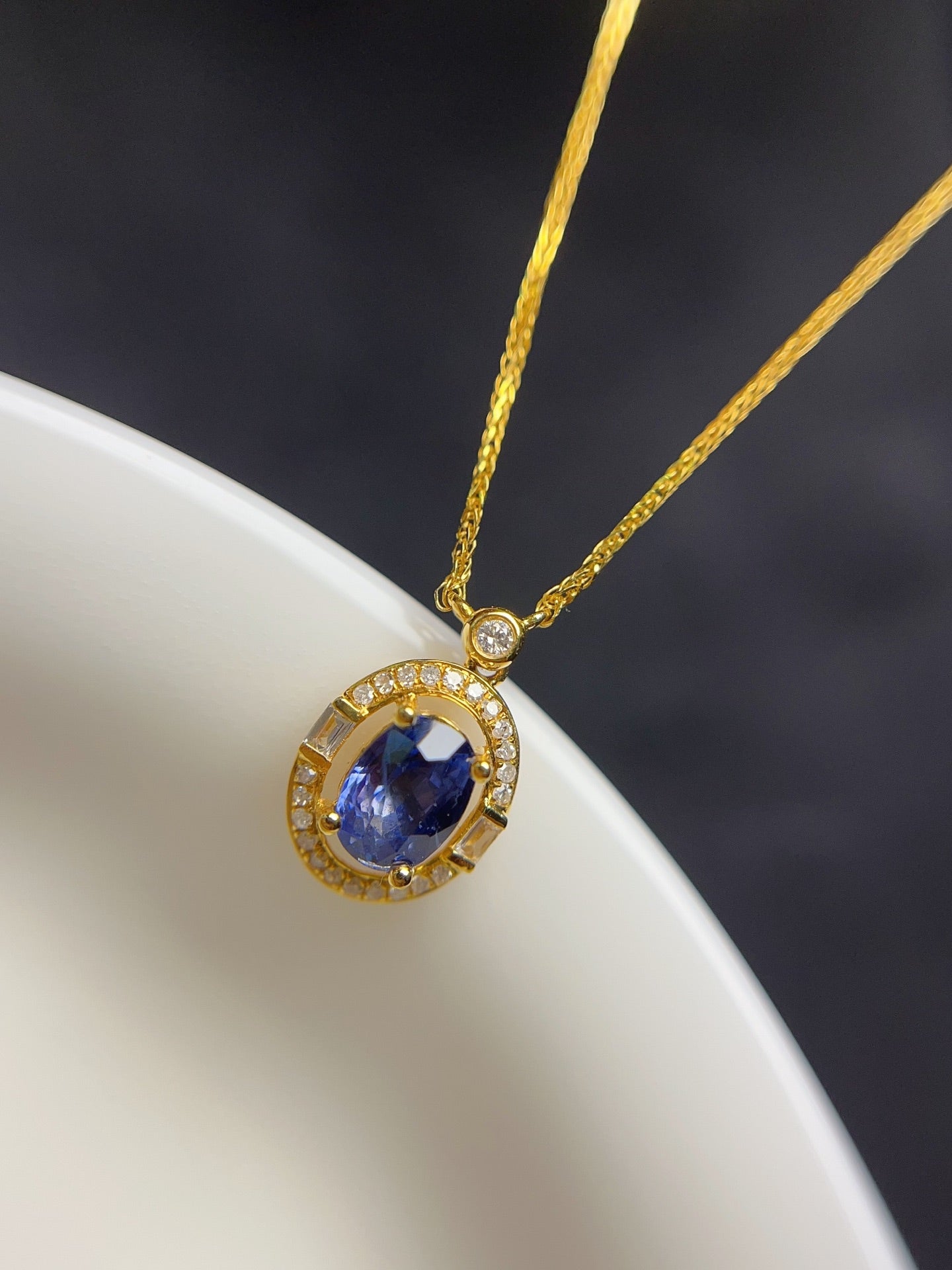 Natural Sapphire Necklace in 18K Gold, Diamond Accent