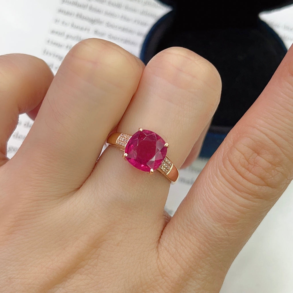Natural Tourmaline Ring in 18K Gold