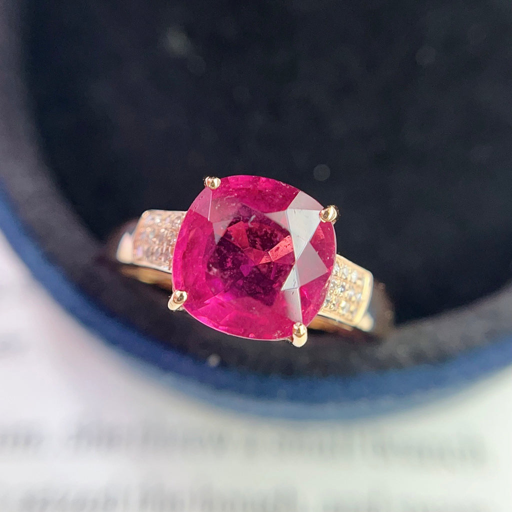 Natural Tourmaline Ring in 18K Gold