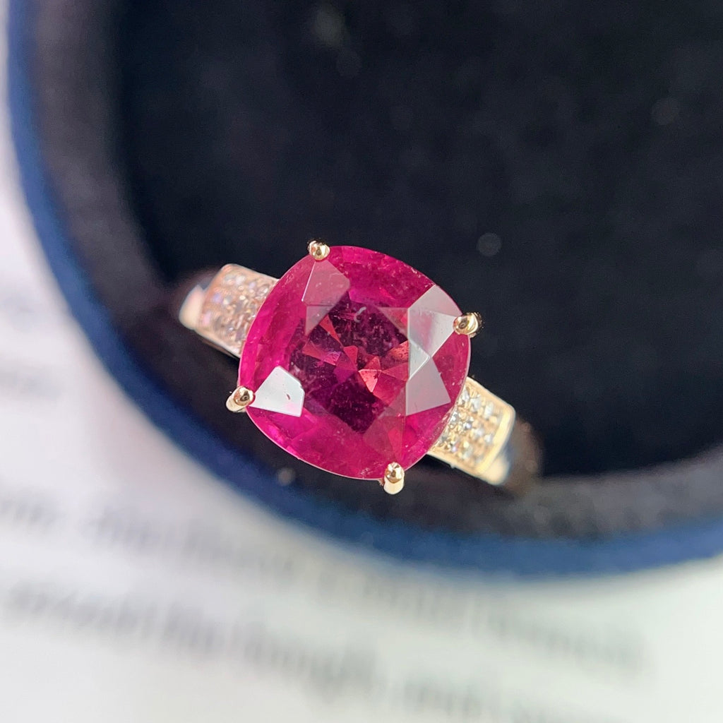 Natural Tourmaline Ring in 18K Gold