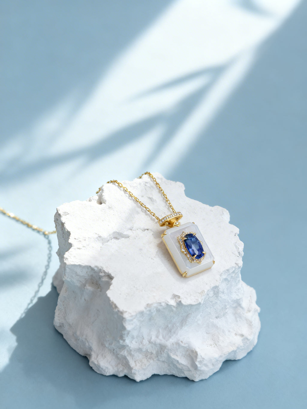 Natural Sapphire Necklace in 18K Gold, Diamond Accent