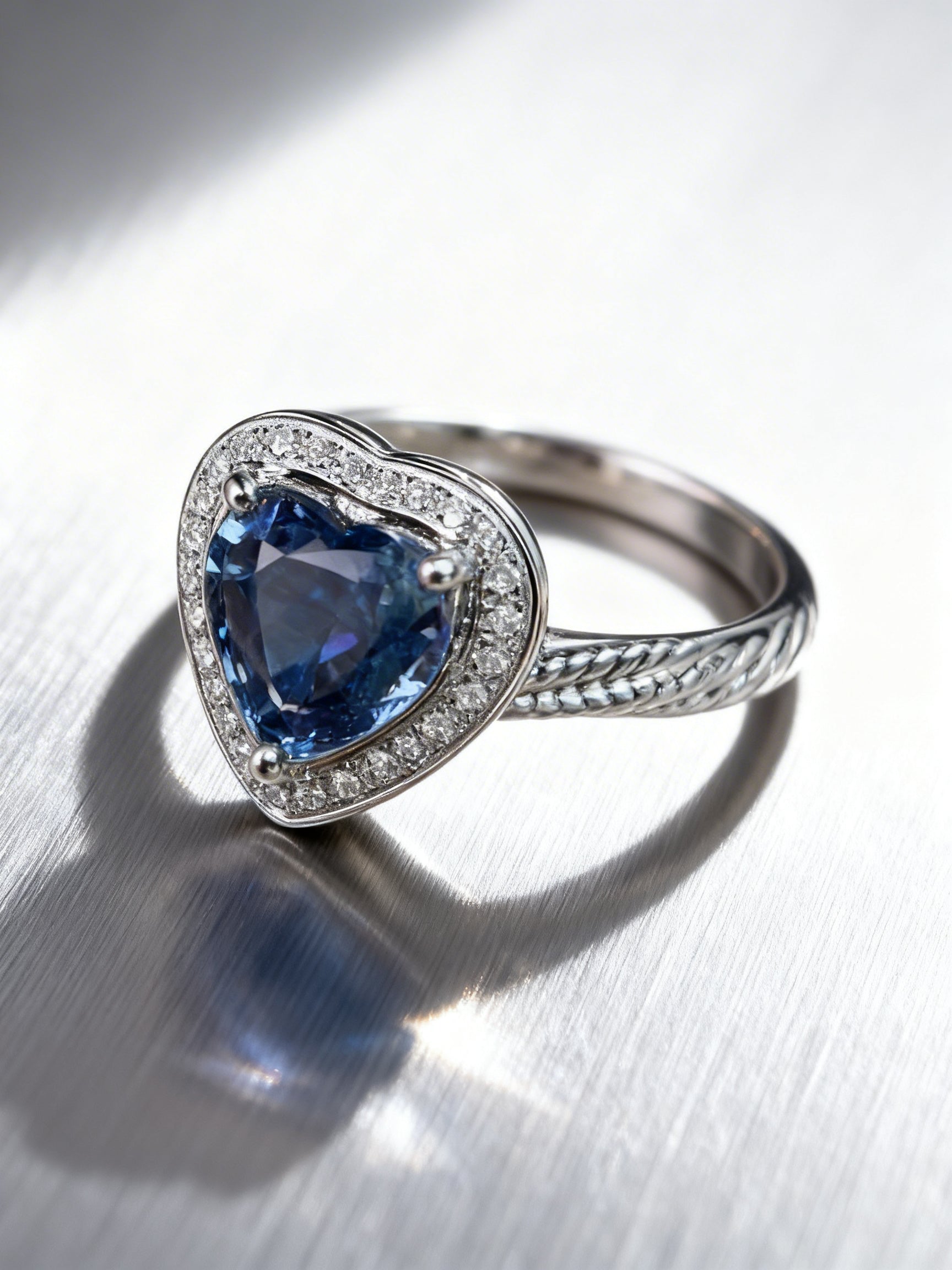 18K Gold Natural Sapphire Ring