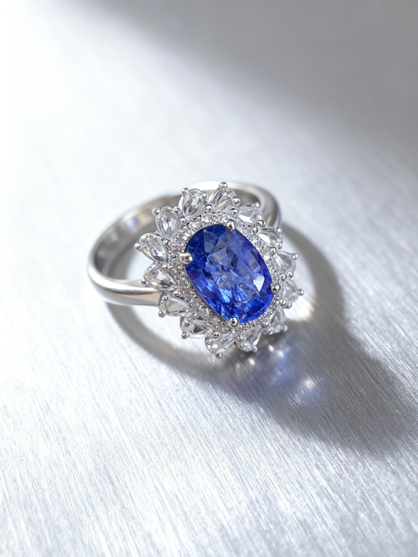 18K Gold Natural Sapphire Ring