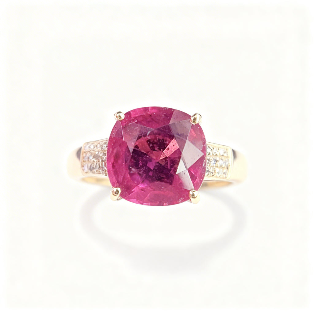 Natural Tourmaline Ring in 18K Gold