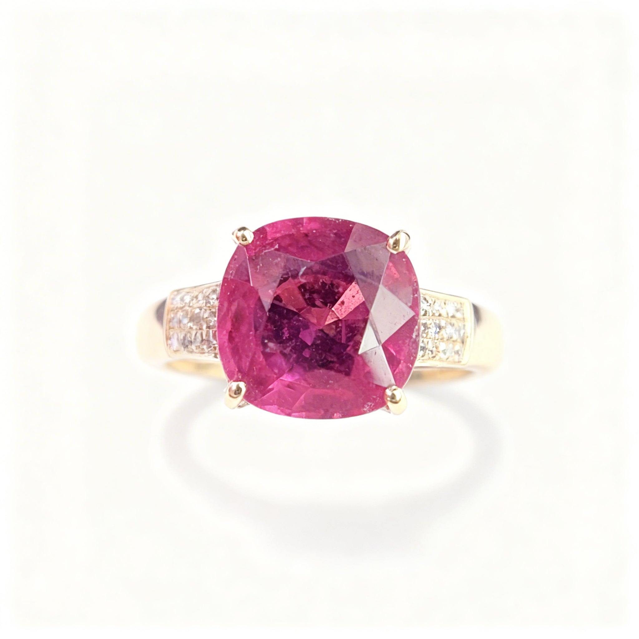 Natural Tourmaline Ring in 18K Gold
