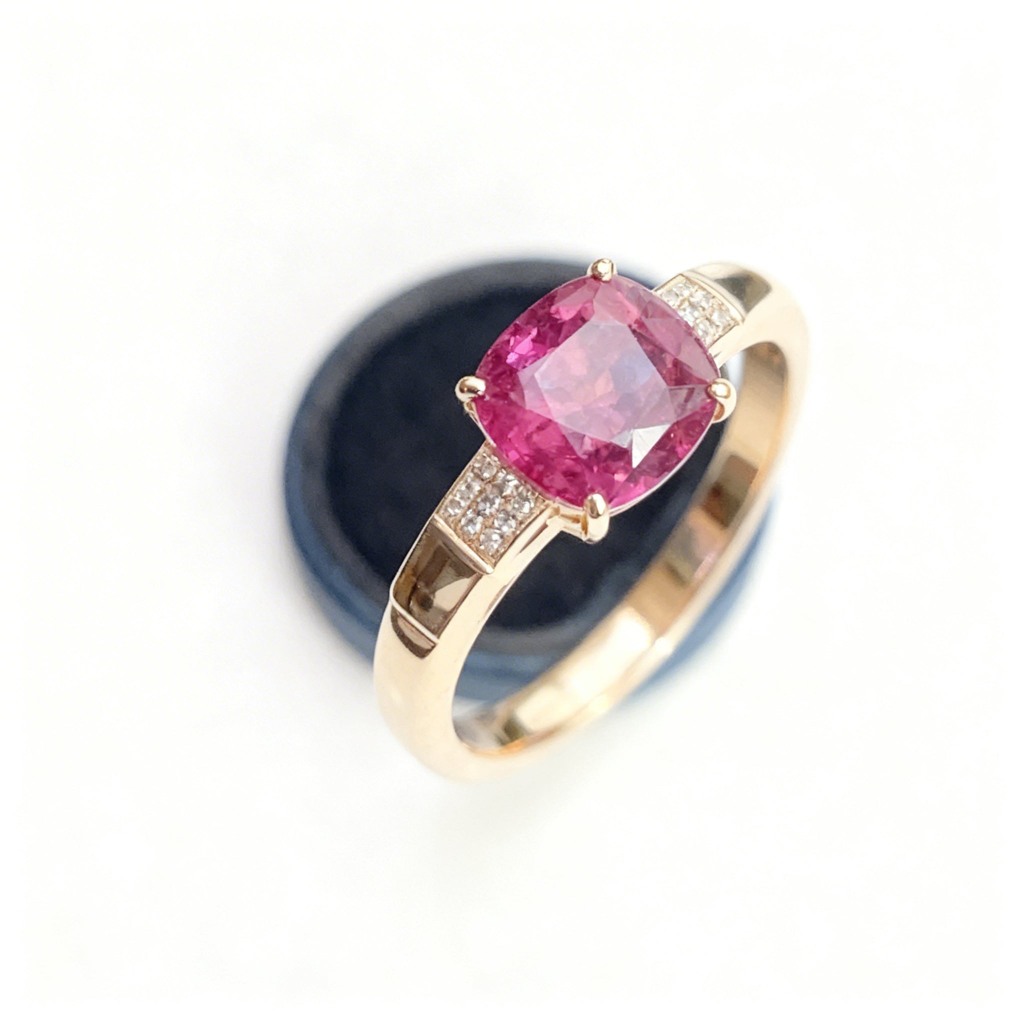 Natural Tourmaline Ring in 18K Gold