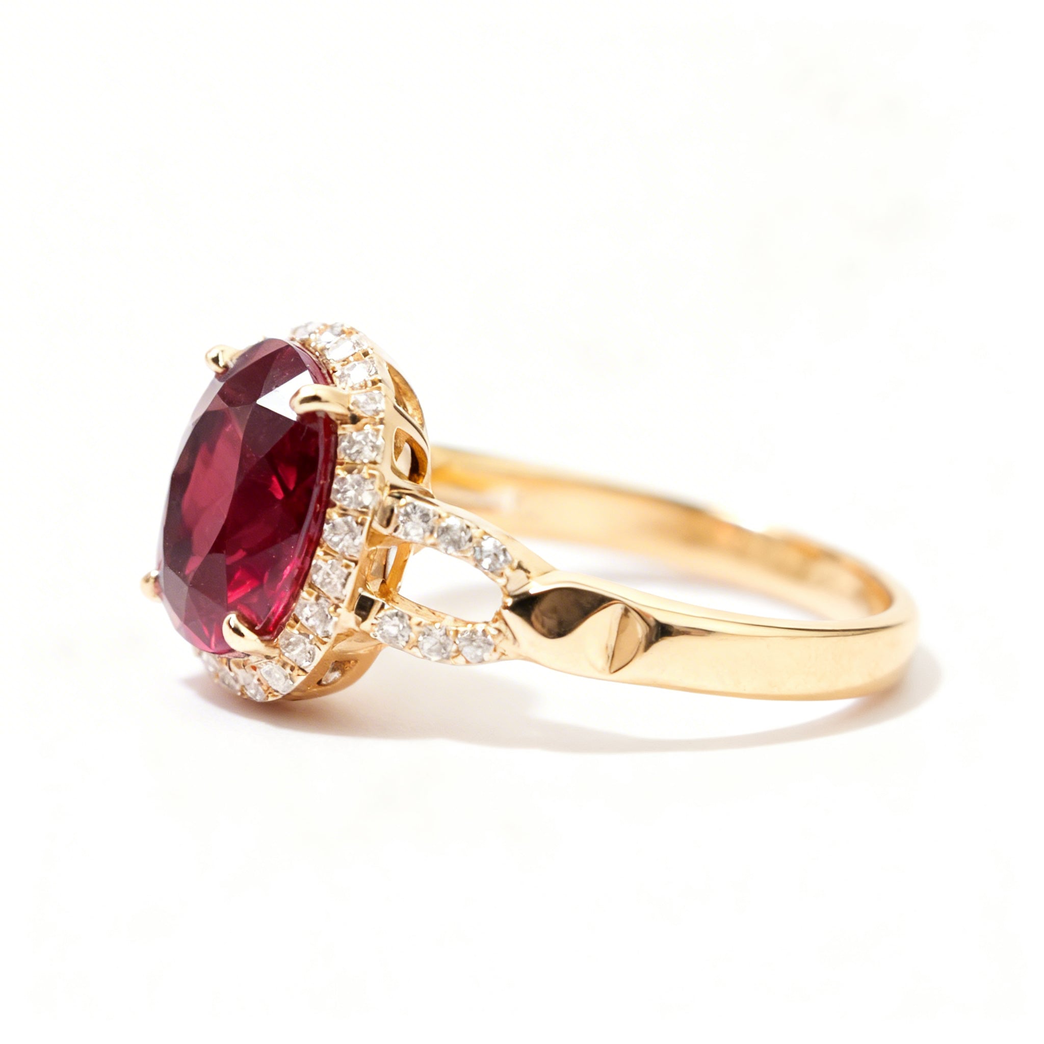 Natural Tourmaline Ring in 18K Gold